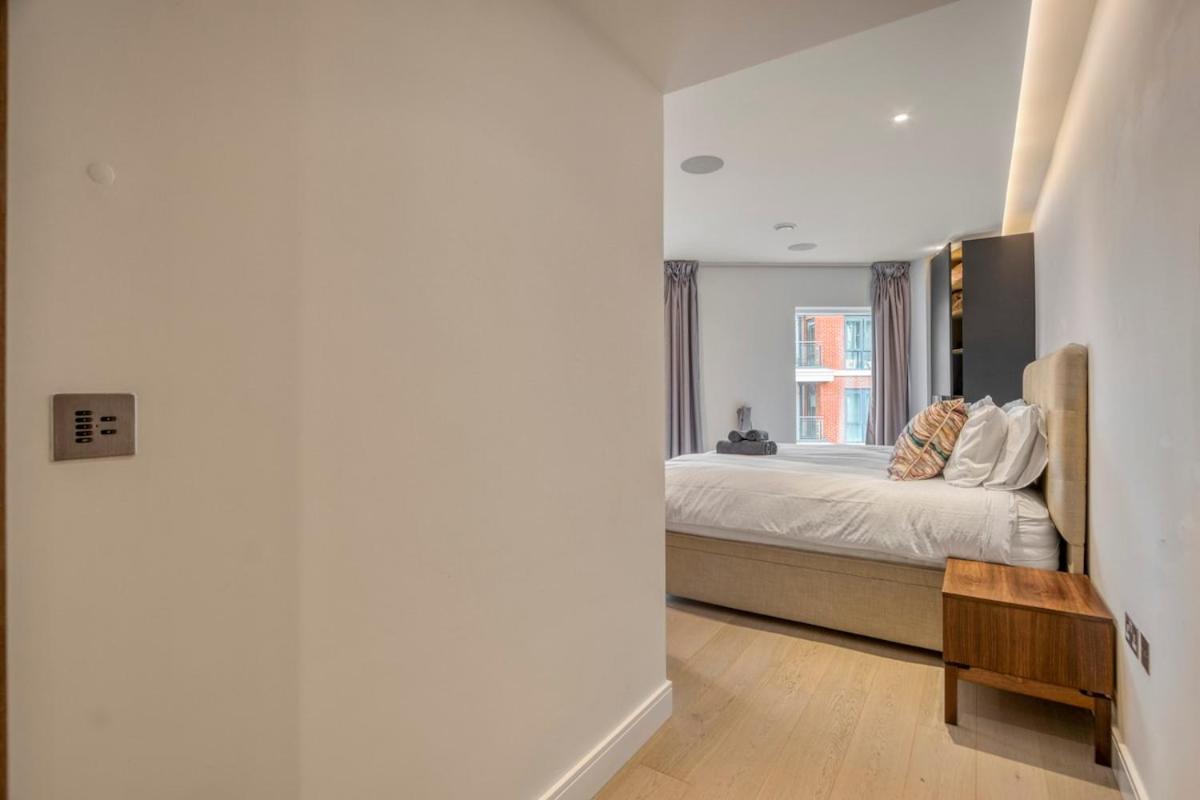Luxe Creek Riverside Air-conditioned 2br 2bath London