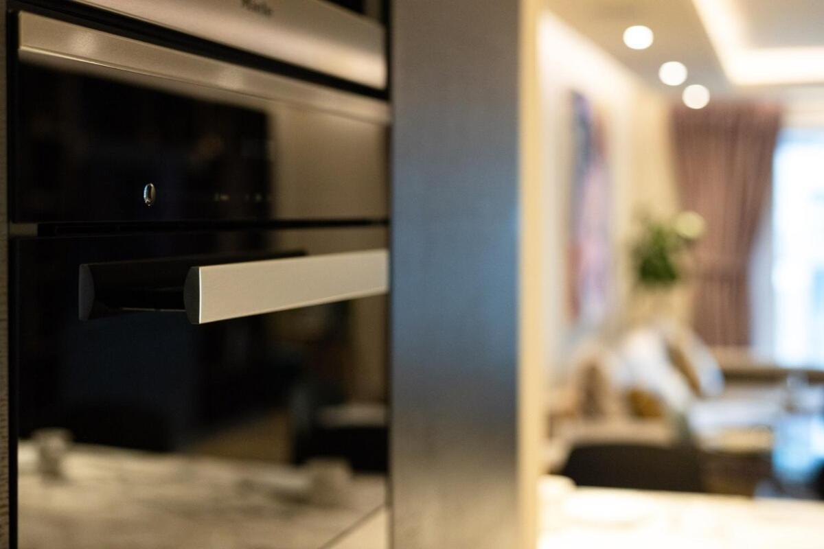 Luxe Creek Riverside Air-conditioned 2br 2bath Apartment London