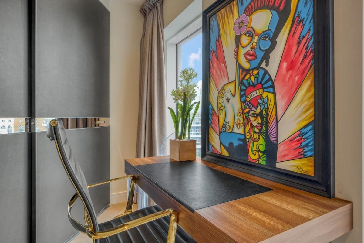 Luxe Creek Riverside Air-conditioned 2br 2bath Apartment London